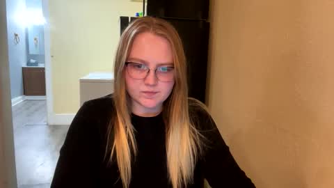 PhatAssBlond online show from 02-05-25, 11:50