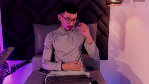 Milo online show from 06-06-26, 02:16