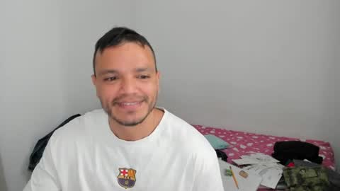 Snapshot of philipe_inzagui chatting on 07-09-26, 06:45 Philipe online show from 07-09-26, 06:45