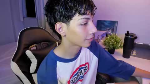 Phil.   INDEPENDENT MODEL online show from 10-19-25, 04:57