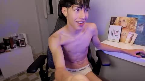 Phil.   INDEPENDENT MODEL online show from 03-29-26, 04:56