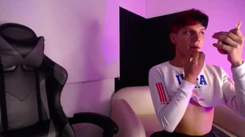 Snapshot of philipp_jones chatting on 02-03-26, 04:21 PHIL online show from 02-03-26, 04:21