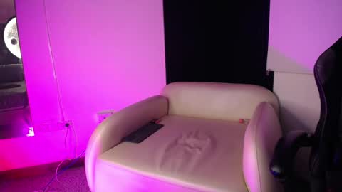 Snapshot of philipp_jones chatting on 02-03-26, 06:22 PHIL online show from 02-03-26, 06:22