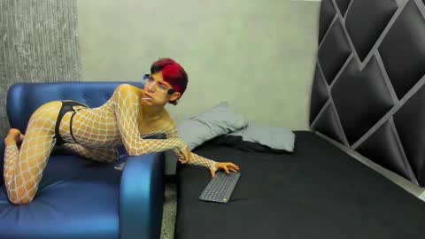 Snapshot of philipp_jones chatting on 02-13-26, 12:12 PHIL online show from 02-13-26, 12:12