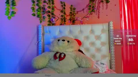 Snapshot of philippsx chatting on 06-13-26, 03:43 PHILLIP online show from 06-13-26, 03:43