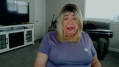 Snapshot of phillyguy195601 chatting on 05-07-26, 02:33 Geri online show from 05-07-26, 02:33