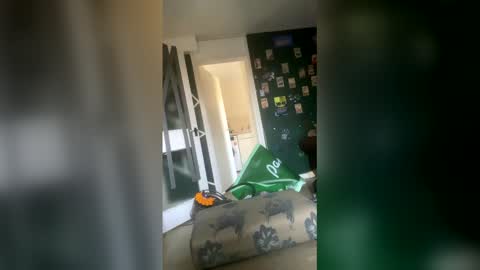 Snapshot of philmemore chatting on 04-08-26, 01:00 philmemore online show from 04-08-26, 01:00