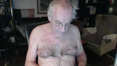 Snapshot of philoumis2 chatting on 12-22-24, 09:53 Philippe online show from 12-22-24, 09:53