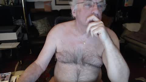 Snapshot of philoumis2 chatting on 02-09-25, 10:43 Philippe online show from 02-09-25, 10:43