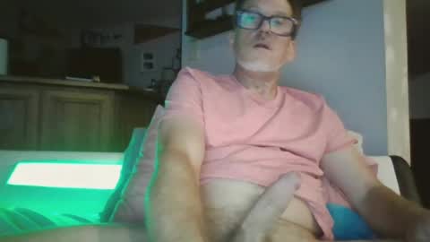 Snapshot of philuup225694 chatting on 06-20-26, 06:16 philuup225694 online show from 06-20-26, 06:16