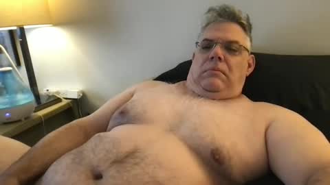 Snapshot of phlpjd chatting on 12-24-24, 01:28 phlpjd online show from 12-24-24, 01:28