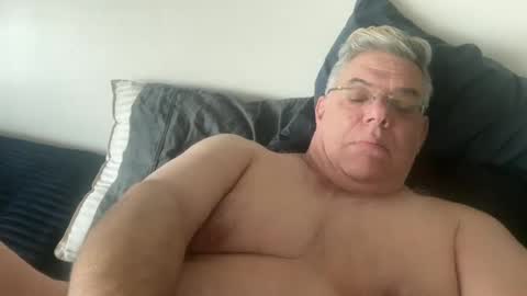 Snapshot of phlpjd chatting on 11-17-25, 01:50 phlpjd online show from 11-17-25, 01:50