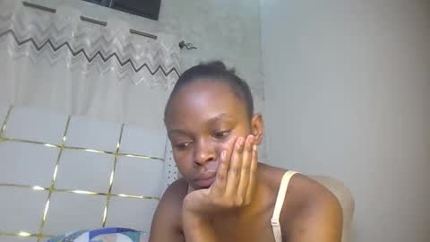 Snapshot of phoebe015 chatting on 02-12-26, 07:31 phoebe online show from 02-12-26, 07:31