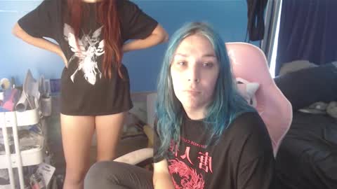 phoebebobebe online show from 12-01-25, 04:06