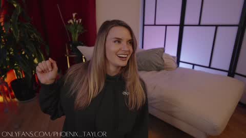 PHOENIX TAYLOR online show from 01-31-25, 02:15