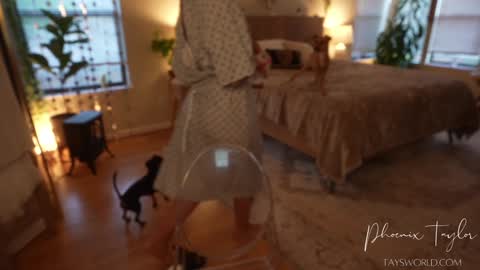 PHOENIX TAYLOR online show from 10-30-25, 12:56