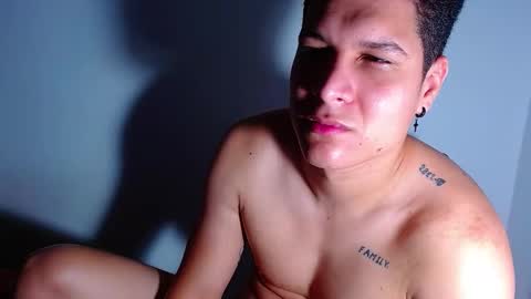 Snapshot of phoenixgnz08 chatting on 12-22-24, 01:00 AdnierGnz online show from 12-22-24, 01:00
