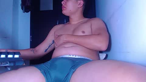 Snapshot of phoenixgnz08 chatting on 04-30-26, 12:00 AdnierGnz online show from 04-30-26, 12:00