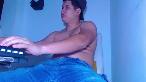 Snapshot of phoenixgnz08 chatting on 06-14-26, 11:34 AdnierGnz online show from 06-14-26, 11:34