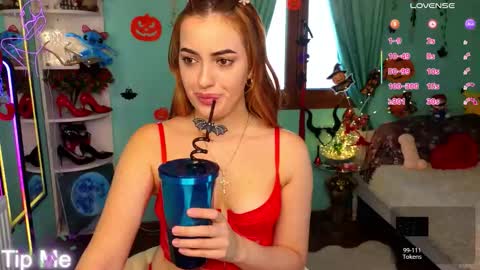 Selena online show from 10-22-25, 07:08