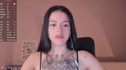 phoenixx_x online show from 01-18-25, 12:46