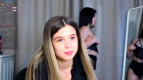 Snapshot of phyllisheart chatting on 01-31-25, 02:39 Lora black and Lili blonde welcome you here online show from 01-31-25, 02:39