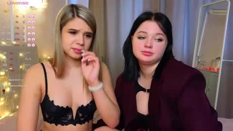 Snapshot of phyllisheart chatting on 03-04-25, 11:40 Lora black and Lili blonde welcome you here online show from 03-04-25, 11:40