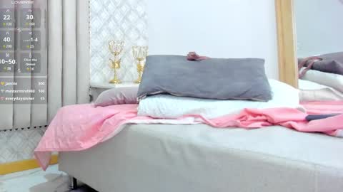 Snapshot of pia_johnson_ chatting on 02-25-25, 02:33 online show from 02-25-25, 02:33