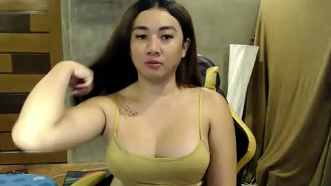 Snapshot of pia_worthsback chatting on 10-24-25, 09:38 Pia online show from 10-24-25, 09:38