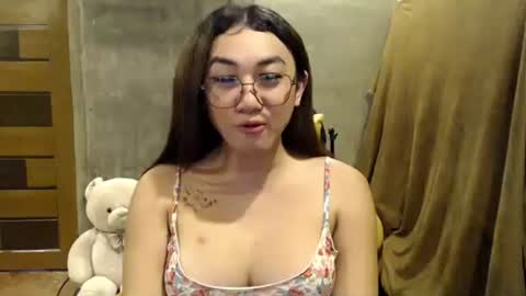 Snapshot of pia_worthsback chatting on 11-22-25, 02:16 Pia online show from 11-22-25, 02:16