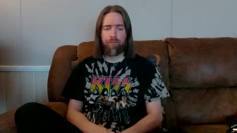 Snapshot of pianoman423 chatting on 12-08-24, 11:19 Jay online show from 12-08-24, 11:19