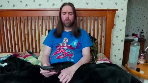 Snapshot of pianoman423 chatting on 09-23-25, 02:36 Jay online show from 09-23-25, 02:36