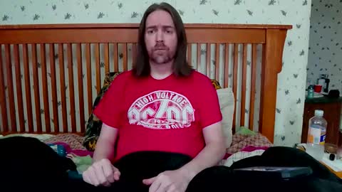 Snapshot of pianoman423 chatting on 10-21-25, 02:12 Jay online show from 10-21-25, 02:12