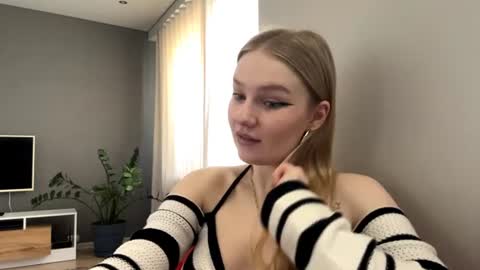 Kristie online show from 06-11-26, 12:08