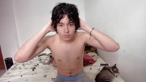 picaszomilos350 online show from 11-03-25, 07:26