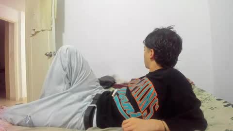 Snapshot of picaszomilos350 chatting on 05-04-26, 03:02 picaszomilos350 online show from 05-04-26, 03:02