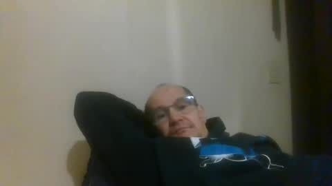 pichoun71 online show from 01-02-25, 06:50