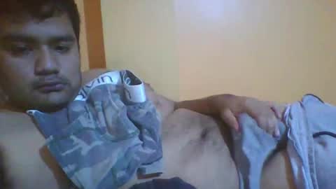 Snapshot of pichulonrenzo chatting on 05-15-26, 01:01 PICHULAMOJADA online show from 05-15-26, 01:01