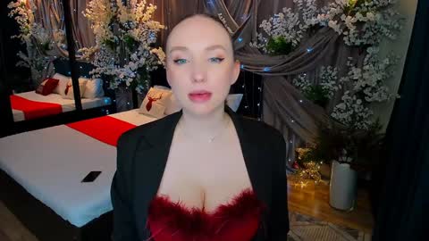 Emelie online show from 12-29-24, 10:34