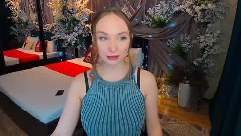Emelie online show from 01-09-25, 03:23