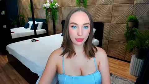 Emelie online show from 09-29-25, 08:13