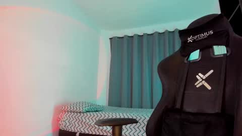 Pierre online show from 12-18-25, 01:22