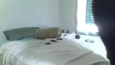 Snapshot of piggyboyblue chatting on 09-18-25, 07:27 piggyboyblue online show from 09-18-25, 07:27