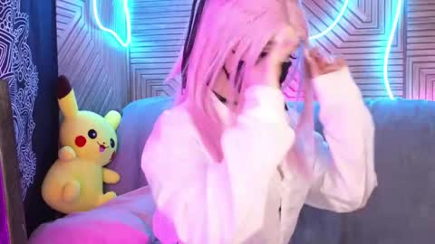 Snapshot of pika_pikaa chatting on 05-28-26, 01:25 Sonya online show from 05-28-26, 01:25