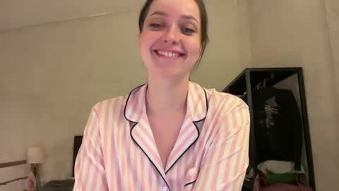 Trisha     online show from 03-12-25, 11:42