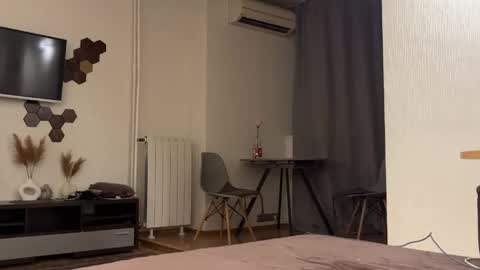 Snapshot of pileacadieri__ chatting on 04-14-26, 07:42 Trisha online show from 04-14-26, 07:42