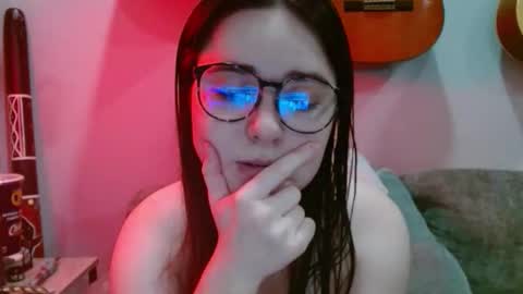 PilloGoddess online show from 10-26-25, 09:37