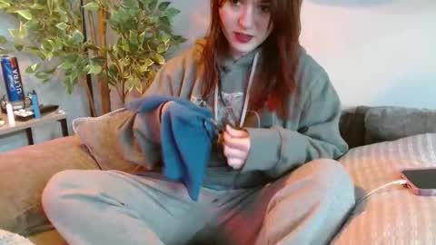 PilloGoddess online show from 11-03-25, 04:14