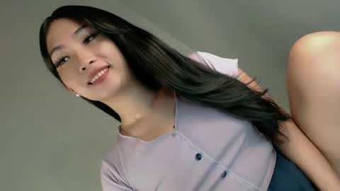 Snapshot of pillow_whispers chatting on 06-25-26, 04:11 jane online show from 06-25-26, 04:11