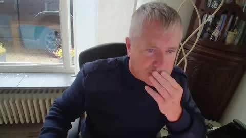 piloonklim online show from 10-25-25, 10:23
